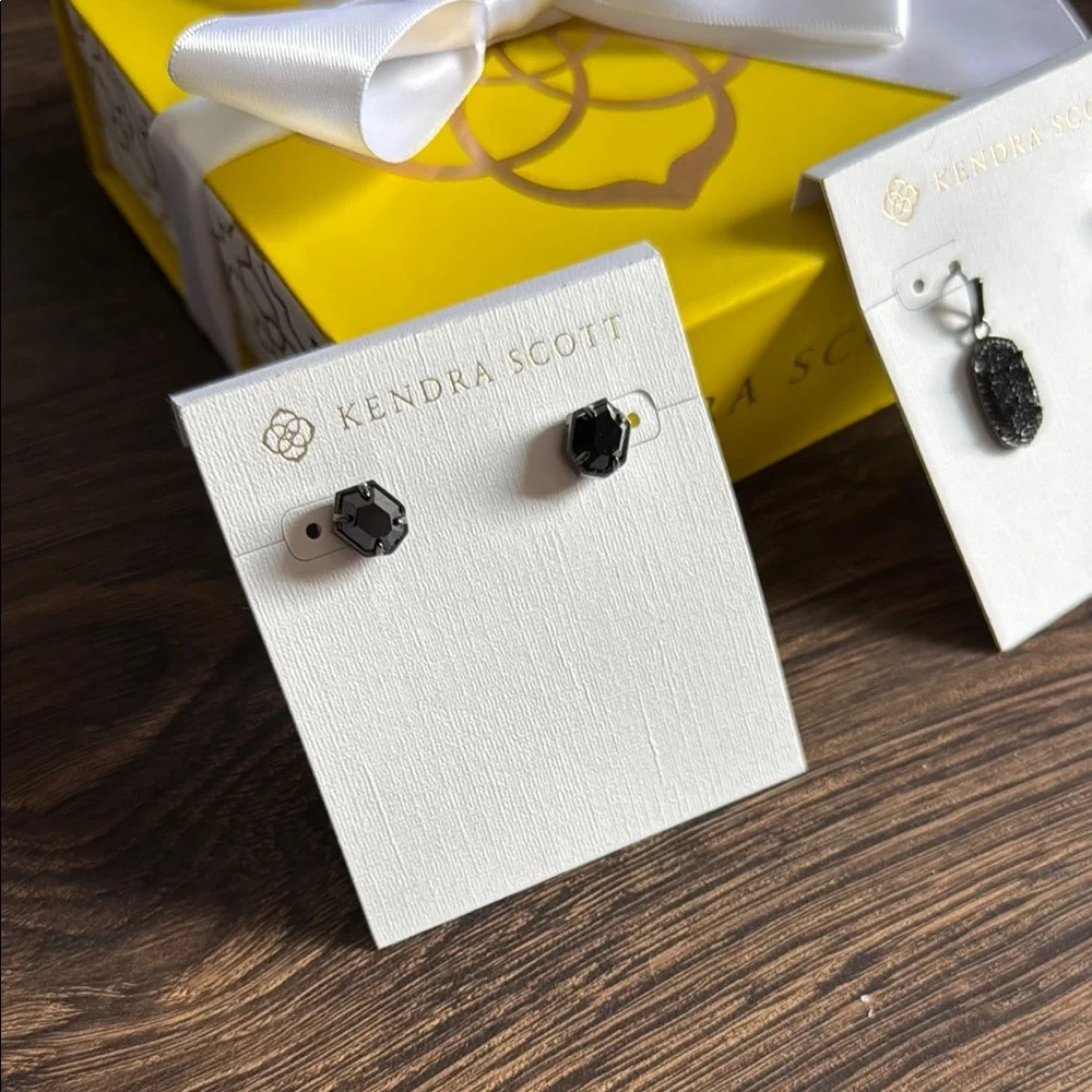 Kendra Scott Custom Black Earring Set - Picture 2 of 8